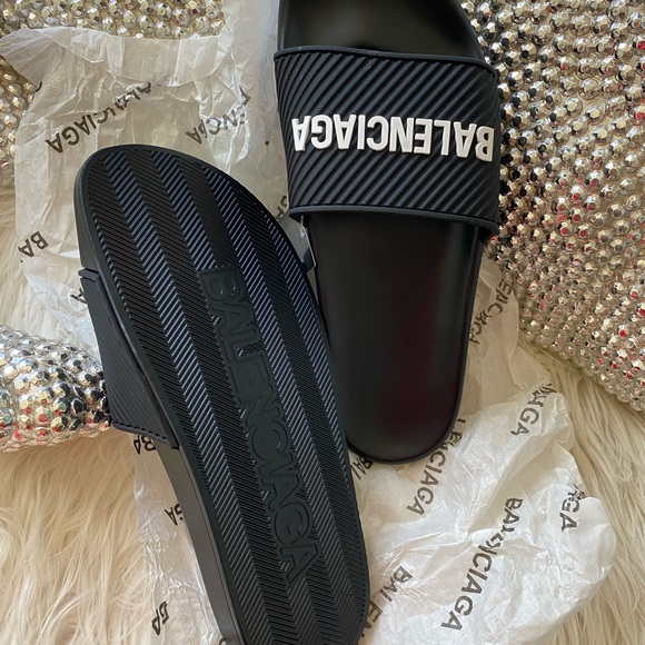 Balenciaga Men'ssize 9 Black Logo Slides/ women’s size 8
